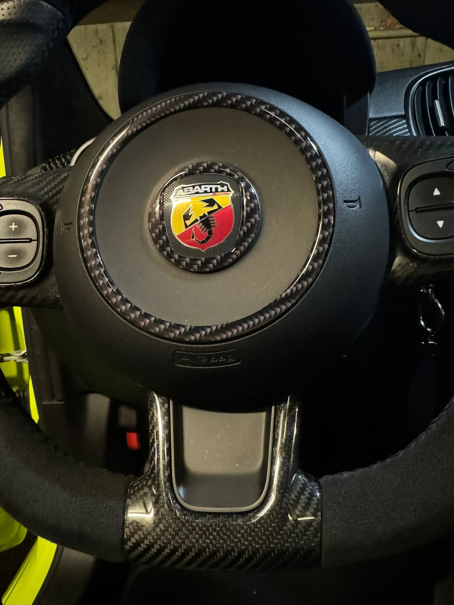 CARBON FIBER cover lower part of the 500ABARTH steering wheel