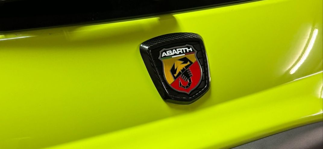 cover FIBRA DI CARBONIO fregio posteriore 500ABARTH